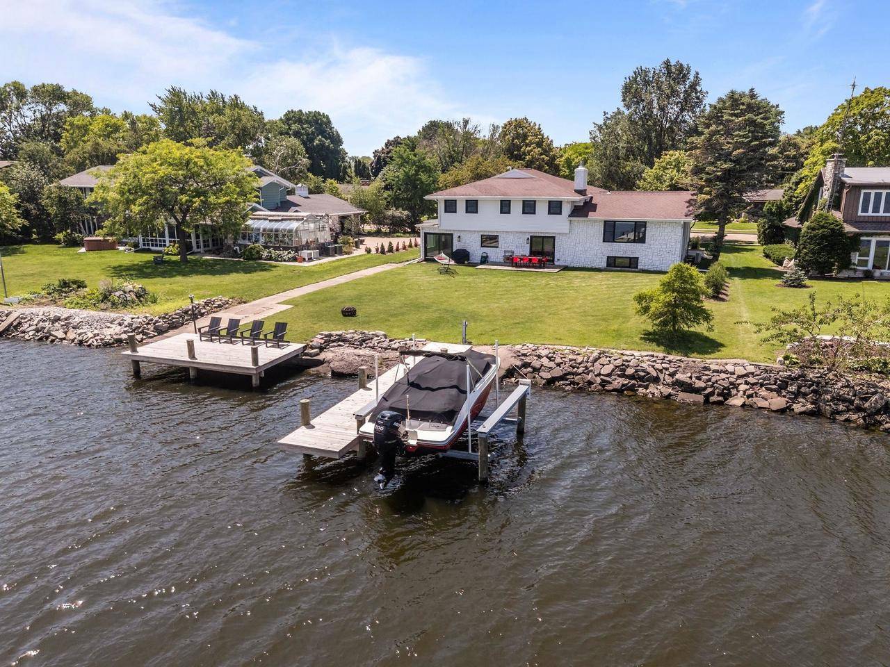Oshkosh, WI 54901,2180 WHITE SWAN DRIVE