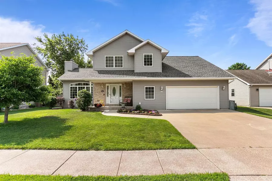 705 WEATHERSTONE DRIVE, Oshkosh, WI 54901