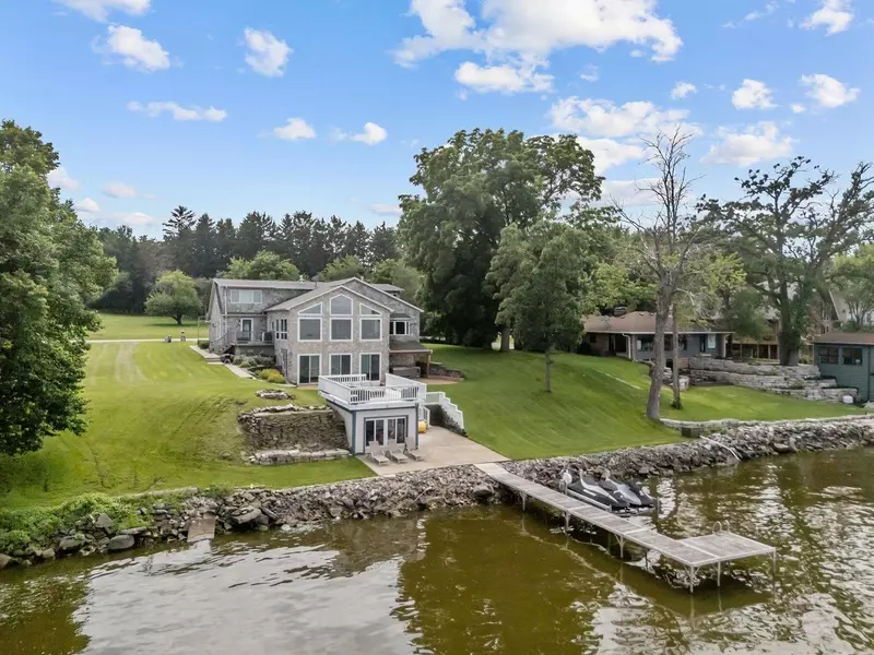 3896 HIGHLAND SHORE LANE, Oshkosh, WI 54904