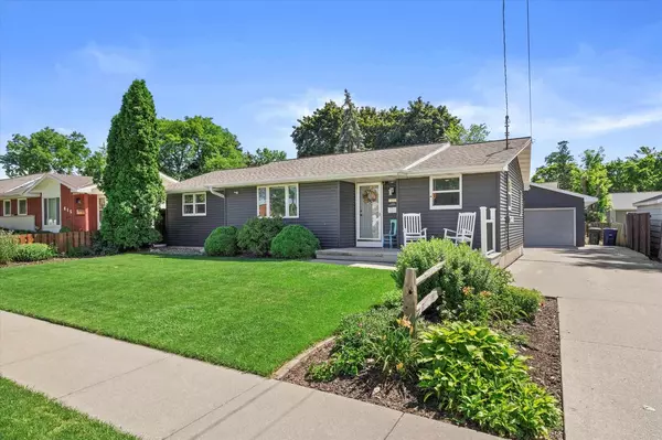 De Pere, WI 54115,819 ASH STREET