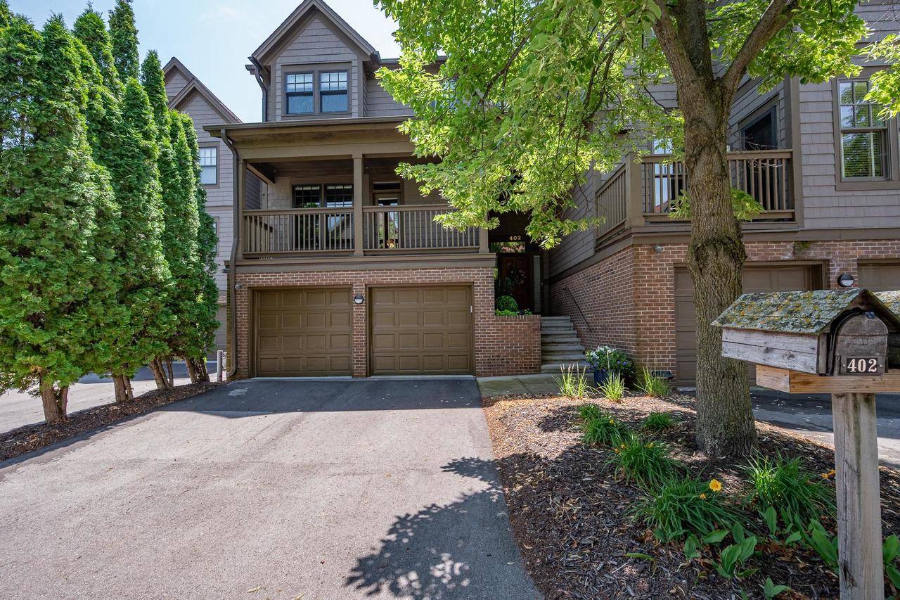 200 WILLIAM STREET #402, De Pere, WI 54115