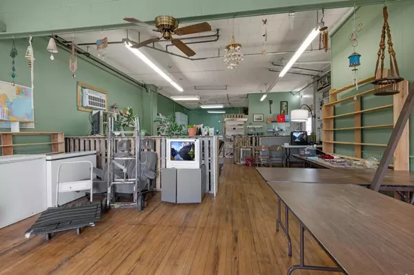 Marinette, WI 54143,727 MAIN STREET