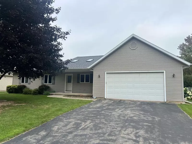 940 BUFFALO, Waupaca, WI 54981