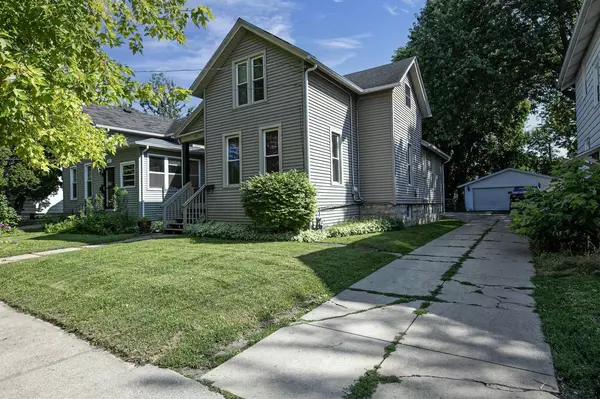 Oshkosh, WI 54901,1119 WAUGOO AVENUE