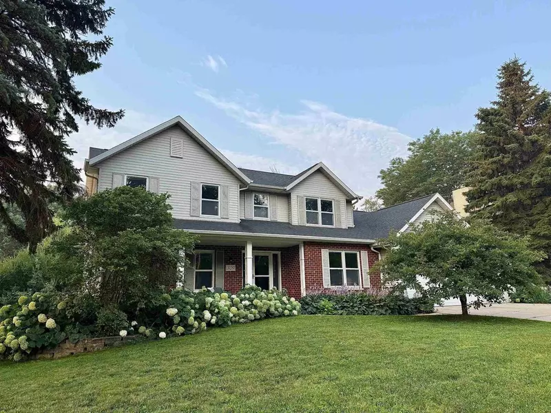 309 E EVERGREEN DRIVE, Appleton, WI 54913