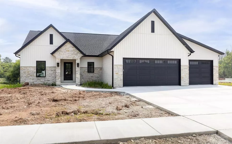 2584 N STELLITA CIRCLE, De Pere, WI 54115