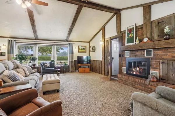 Brillion, WI 54110,528 ROUND LAKE ROAD