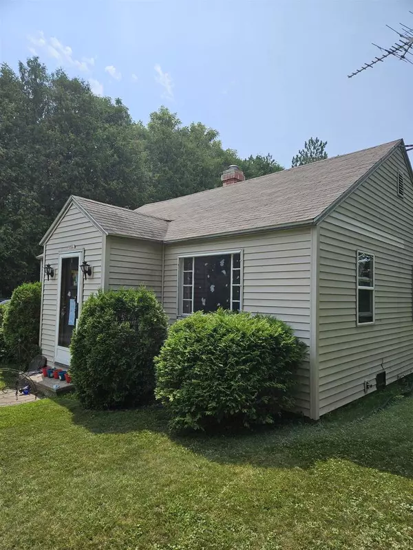 Menominee, MI 49858,3709 15TH STREET