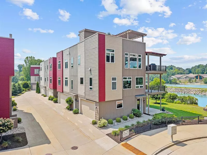 1141 E BANTA COURT, Appleton, WI 54915