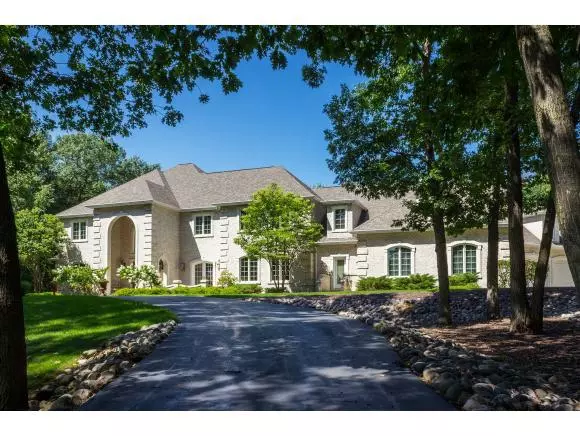 2048 MUIRWOOD COURT, Green Bay, WI 54313