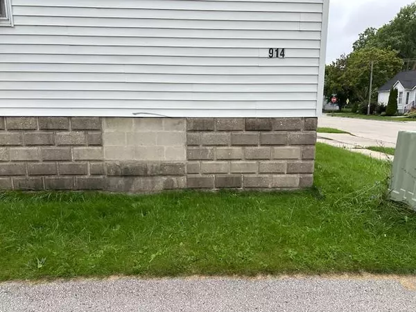 Green Bay, WI 54302,914 N VAN BUREN STREET