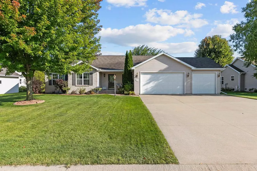 W5862 GERANIUM DRIVE, Appleton, WI 54915
