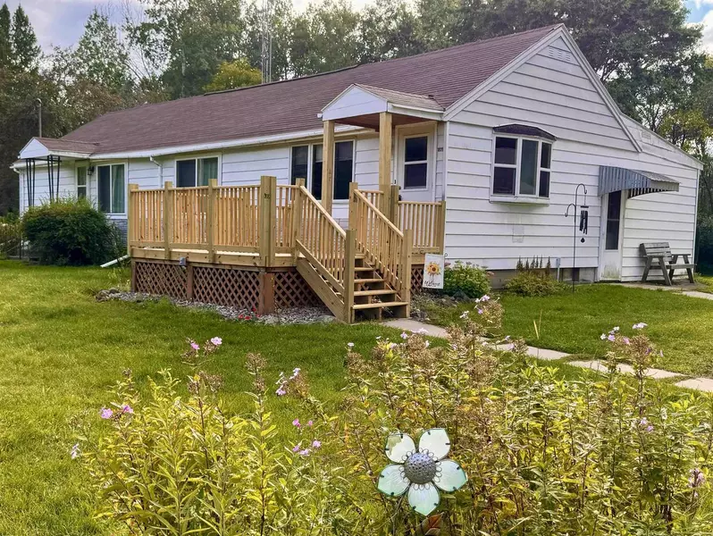 825 S MAIN STREET, Marion, WI 54950