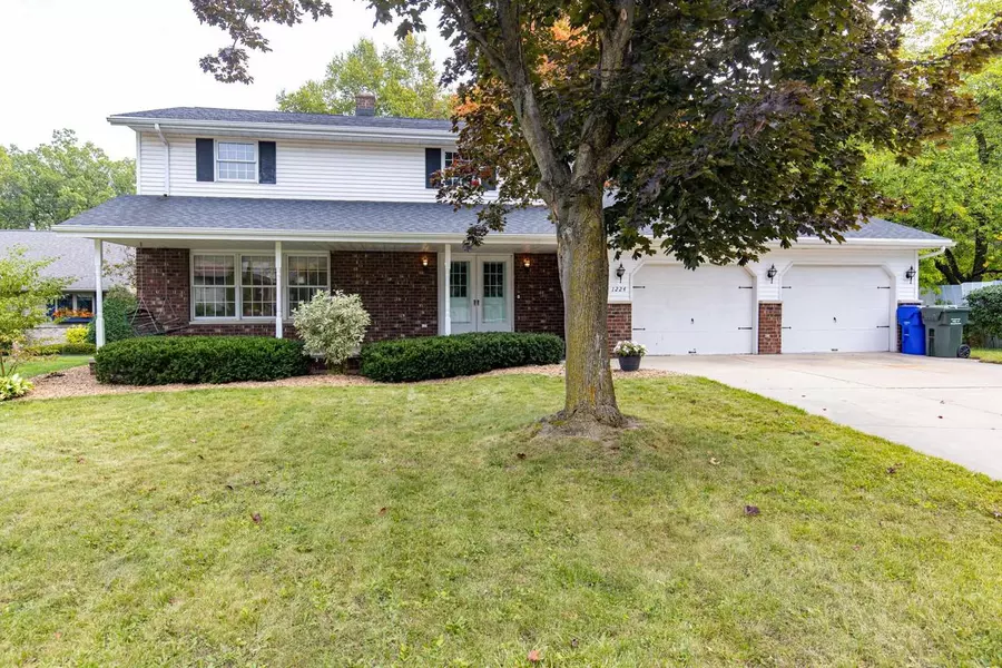 1224 FORESTEDGE DRIVE, Kaukauna, WI 54130