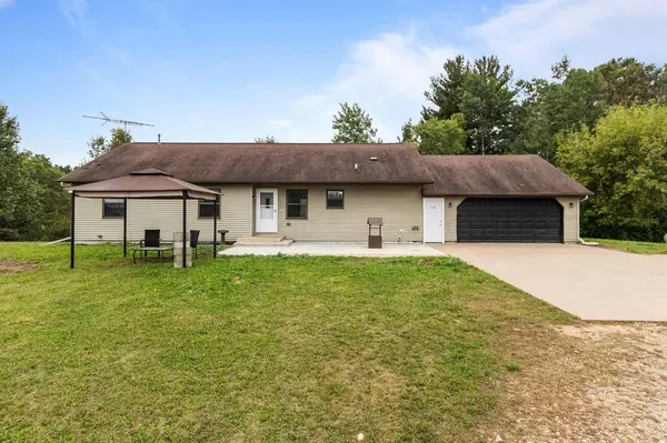 Waupaca, WI 54981,E2041 MEADOWLARK LANE