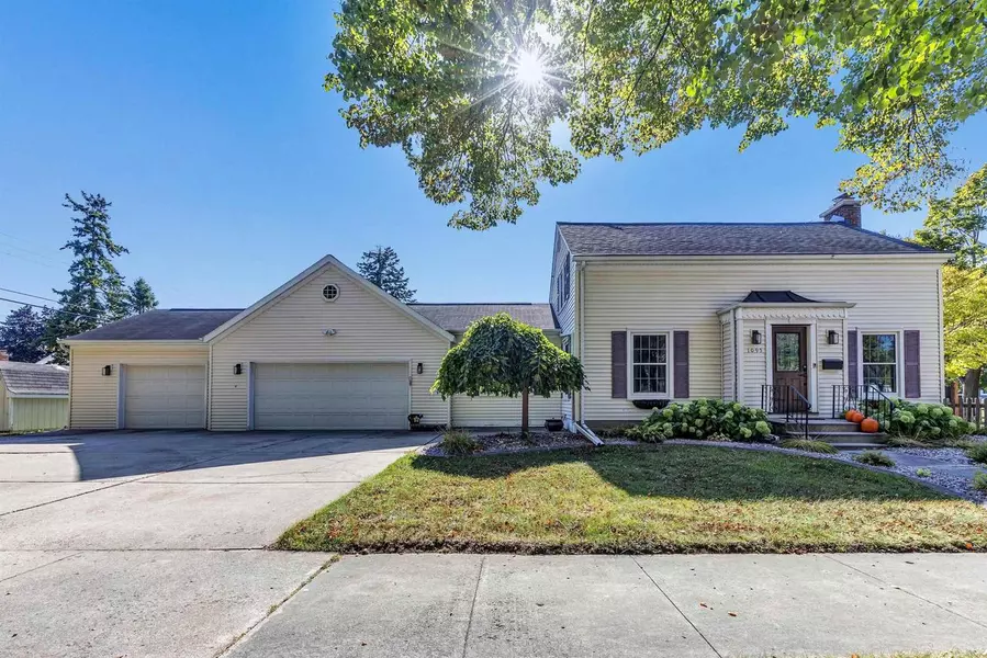 1095 MINAHAN STREET, Green Bay, WI 54303