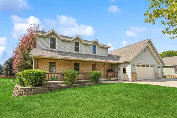 215 N GRANT STREET, Rosendale, WI 54974