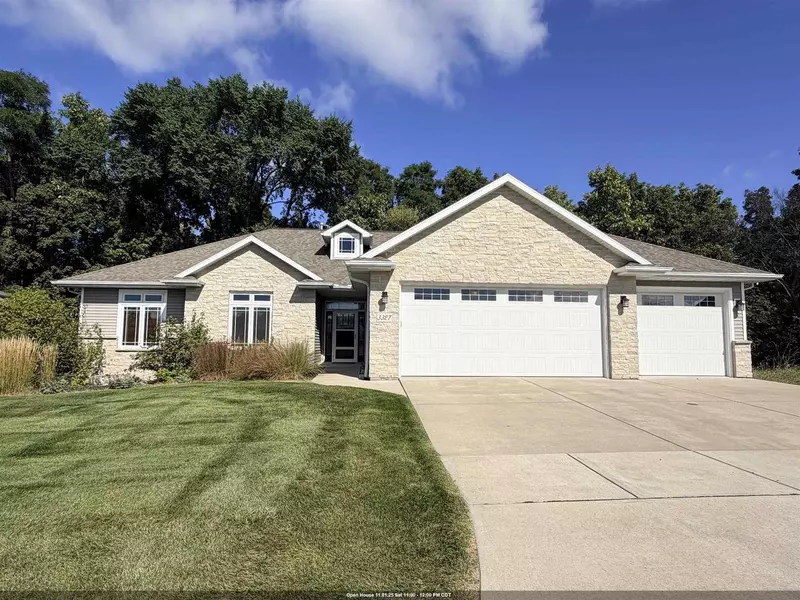 3327 LARGO RIDGE DRIVE, Green Bay, WI 54311