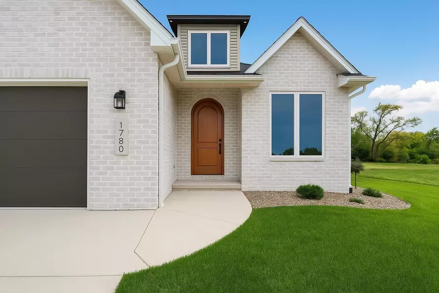 1780 BOBBY JONES DRIVE, De Pere, WI 54115