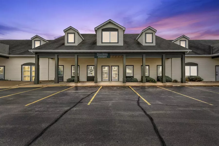 W7003 PARKVIEW DRIVE, Greenville, WI 54942