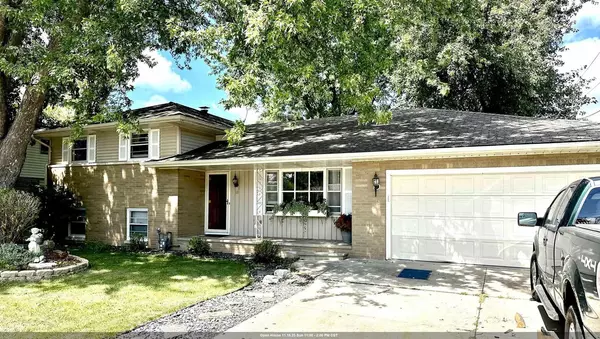 118 W GREENFIELD DRIVE, Little Chute, WI 54140