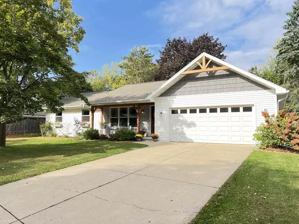 Green Bay, WI 54304,2550 HE NIS RA LANE