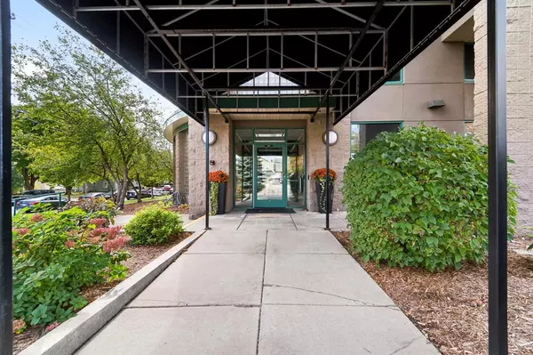 Appleton, WI 54911,400 N RICHMOND STREET #323