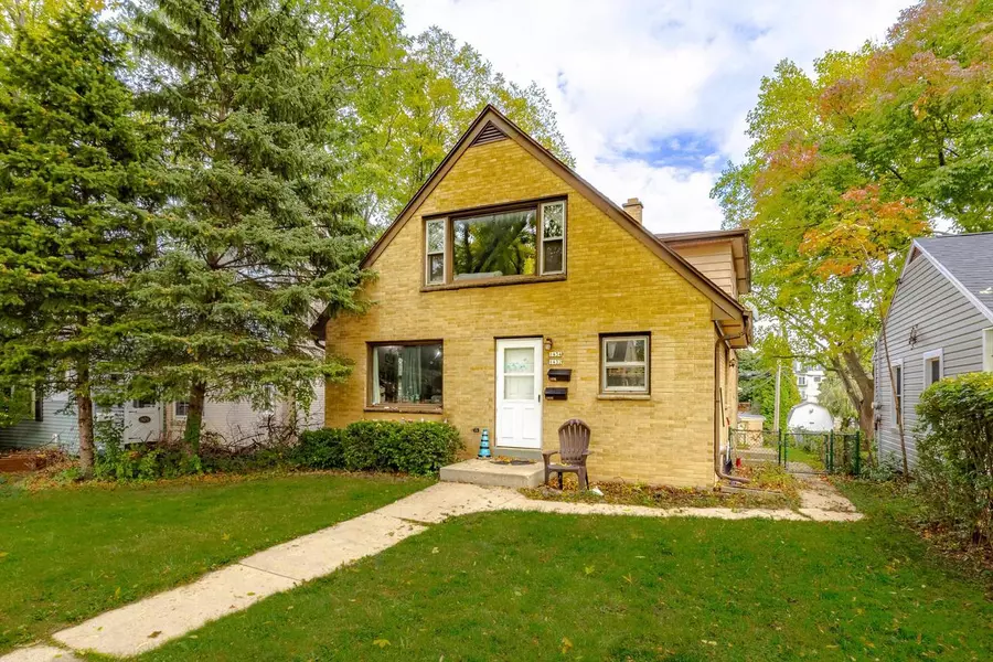 1432 S 85TH STREET, West Allis, WI 53214