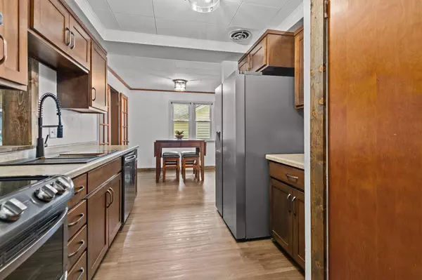 Appleton, WI 54914,1223 W SUMMER STREET