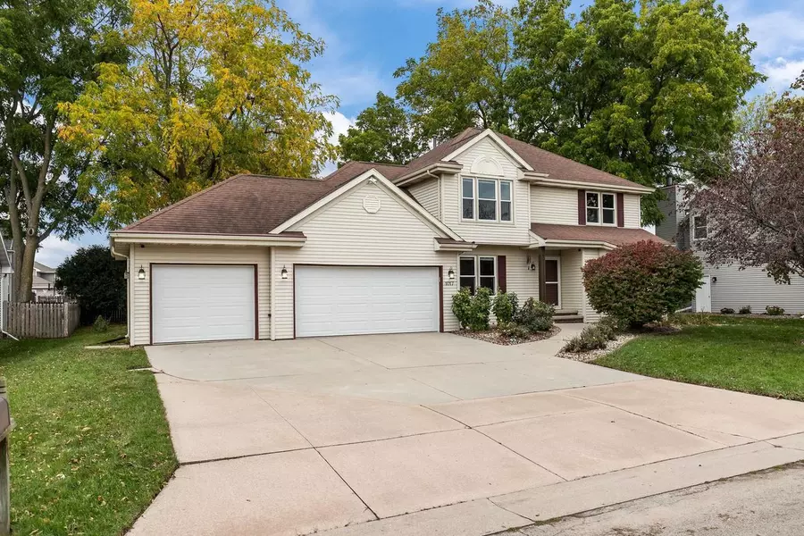 1017 WESTWIND DRIVE, Neenah, WI 54956