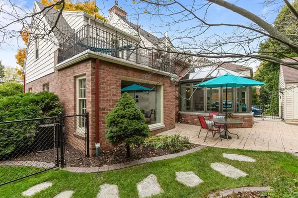 Appleton, WI 54915,280 RIVER DRIVE