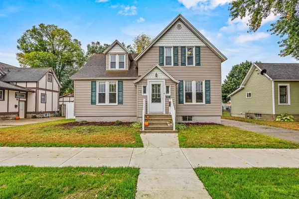 2611 PARKRIDGE AVENUE, Marinette, WI 54143