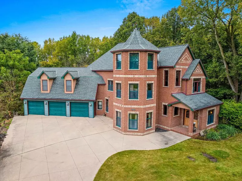 2133 PALMER COURT, Green Bay, WI 54311