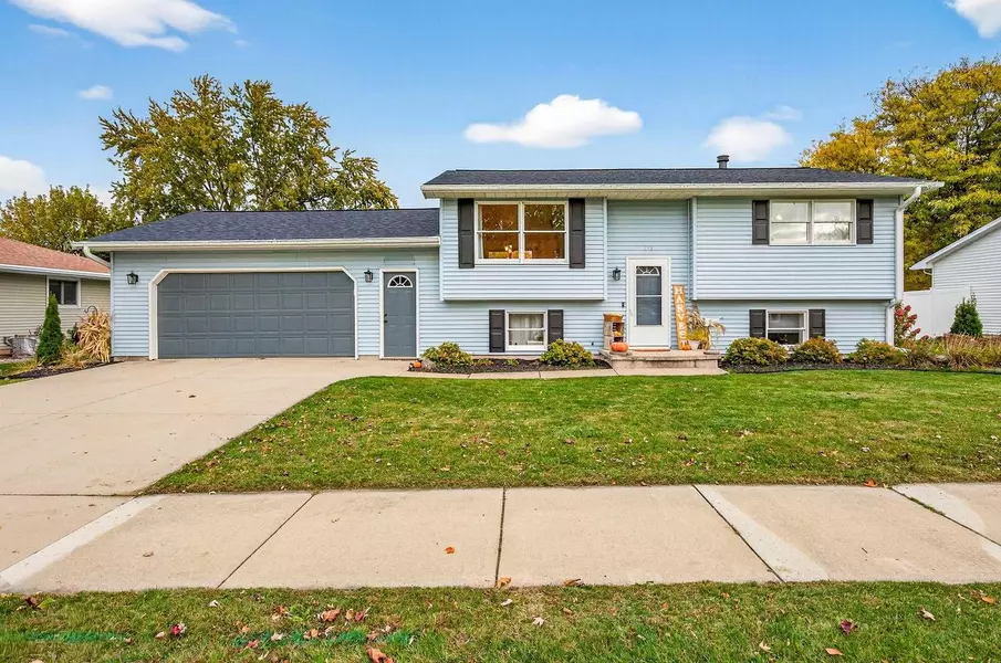 156 W GREENFIELD DRIVE, Little Chute, WI 54140