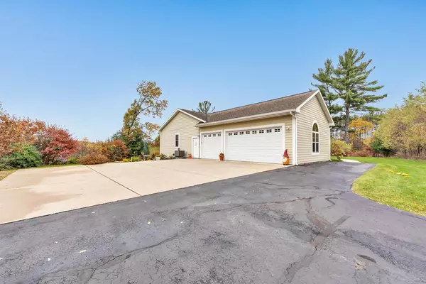 Amherst, WI 54406,4006 ELKINS ROAD