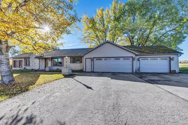 W7571 CTY RD M, Shawano, WI 54166