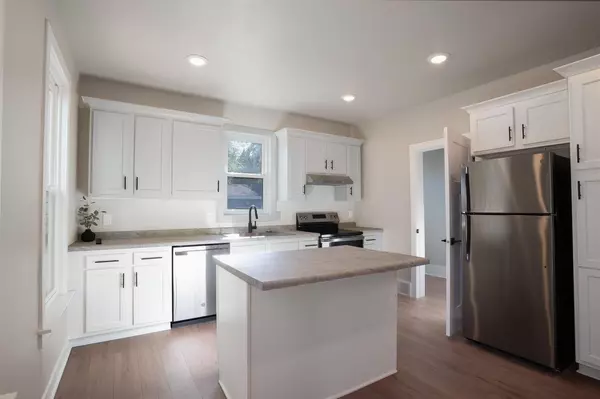 Appleton, WI 54911,845 E PACIFIC STREET