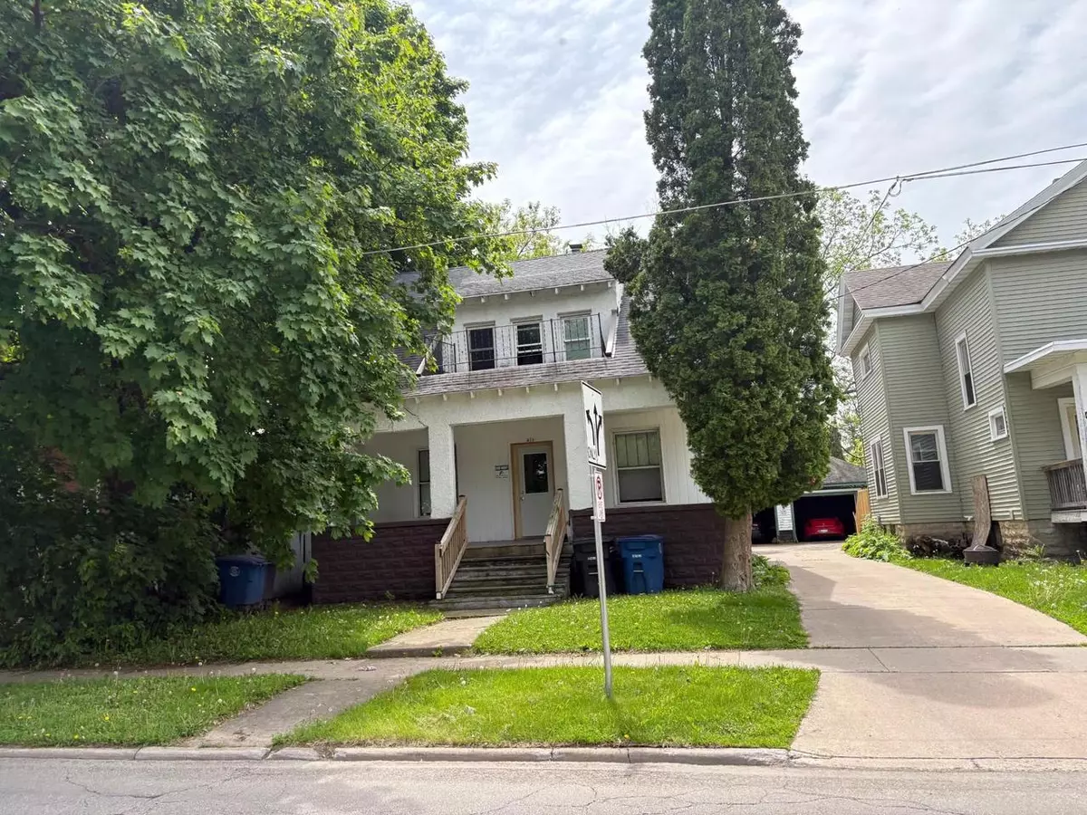 Oshkosh, WI 54901,411 W IRVING AVENUE