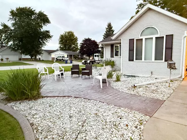 Pulaski, WI 54162,702 CAROL LANE