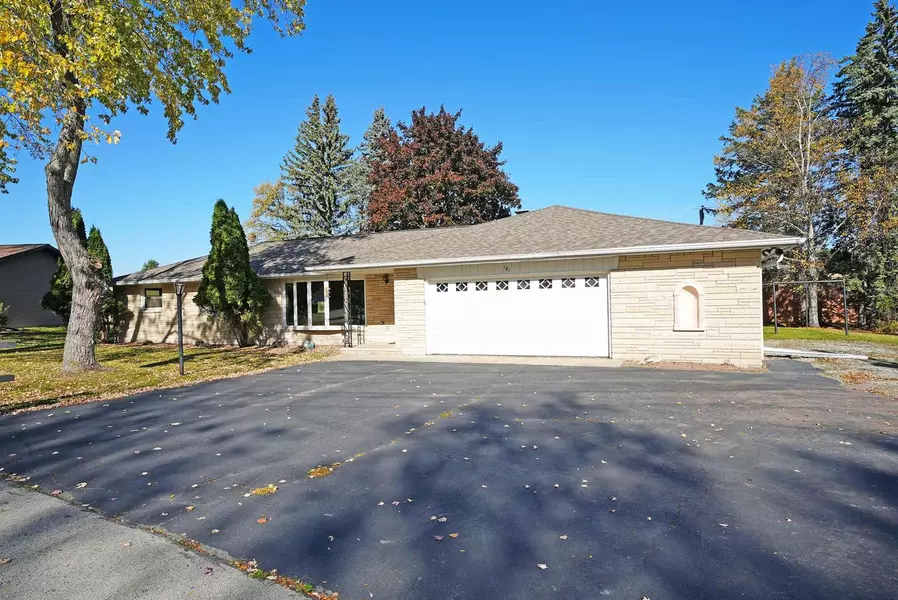 181 PARKSIDE COURT, Green Bay, WI 54313