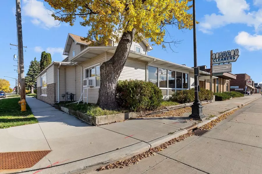 754 N MAIN STREET, Oshkosh, WI 54901