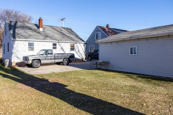 Menasha, WI 54952,871 PLANK ROAD