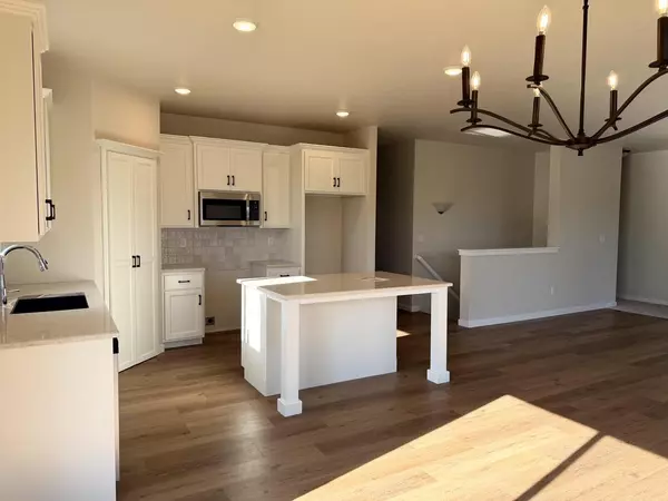 De Pere, WI 54115,1432 CROSSROADS DRIVE