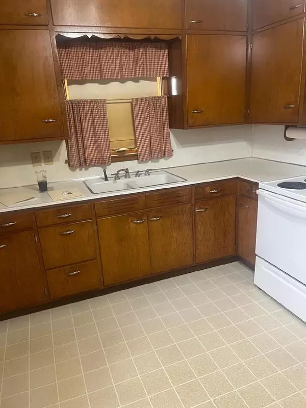 Brillion, WI 54110,219 CLEVELAND STREET