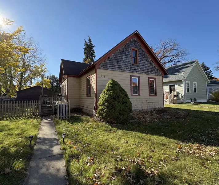 521 CLINTON STREET, Green Bay, WI 54303