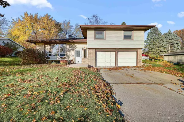 2102 MARY AVENUE, New Holstein, WI 53061