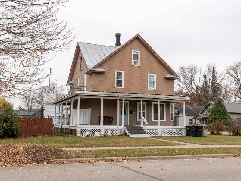 420 W RICHMOND STREET, Shawano, WI 54166