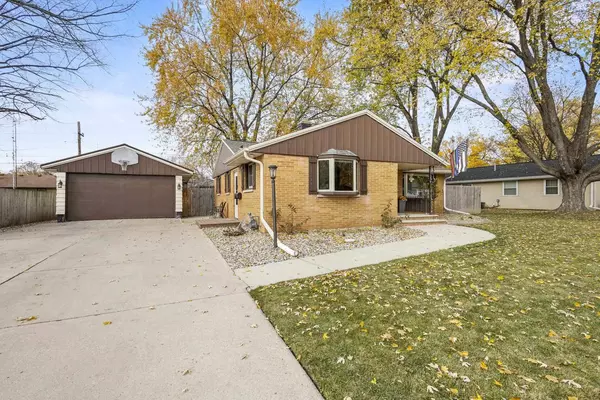 De Pere, WI 54115,906 SILVER STREET