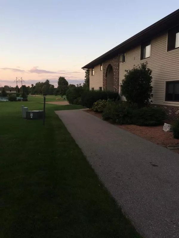 1735 MARICOPA DRIVE #C, Oshkosh, WI 54904