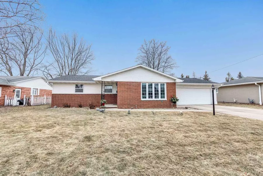 1648 DEBRA LANE, Green Bay, WI 54302